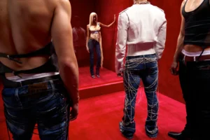 set design creativo para editorial de moda